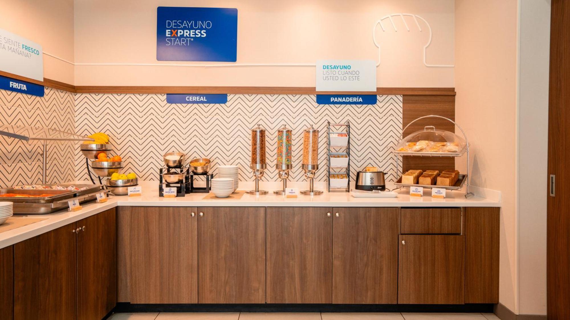 Holiday Inn Express Hotel & Suites Cd. Juarez - Las Misiones By Ihg מראה חיצוני תמונה